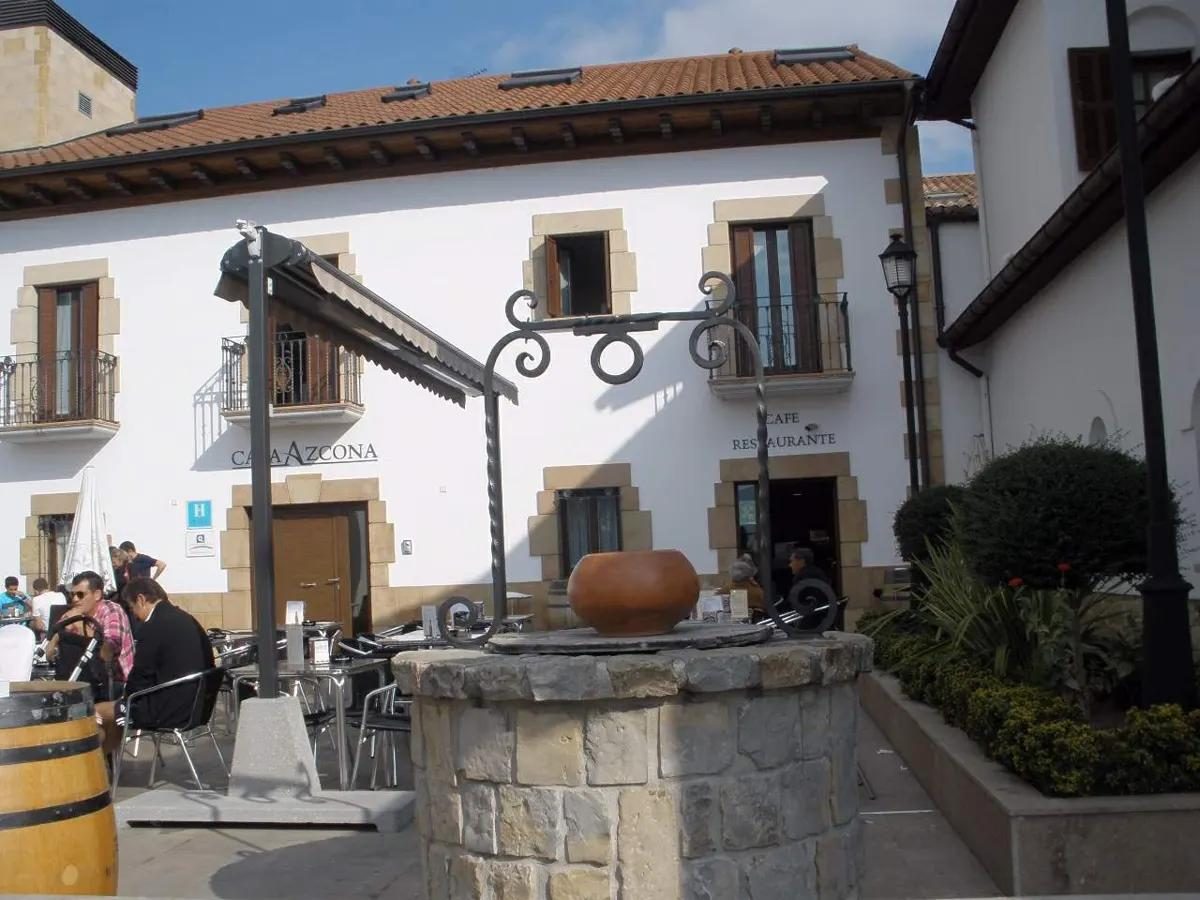 Terraza en una plaza de Zizur Mayor, en 2012