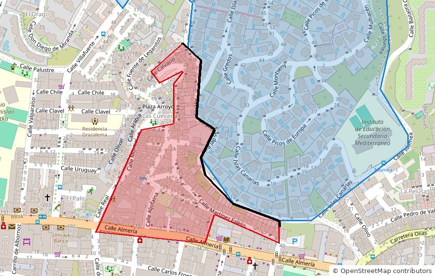 Plano de El Palo, en Málaga, con dos secciones censales: al oeste, en rojo, la de Las Cuevas, donde ganó el PSOE; al este, en azul, la de Miraflores del Palo, donde ganó el PP.