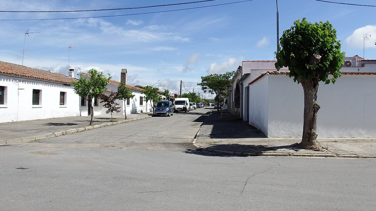 Casas de colonos en Rosalejo (Cáceres), pueblo fundado por el Instituto Nacional de Colonización en 1956, en mayo de 2021.